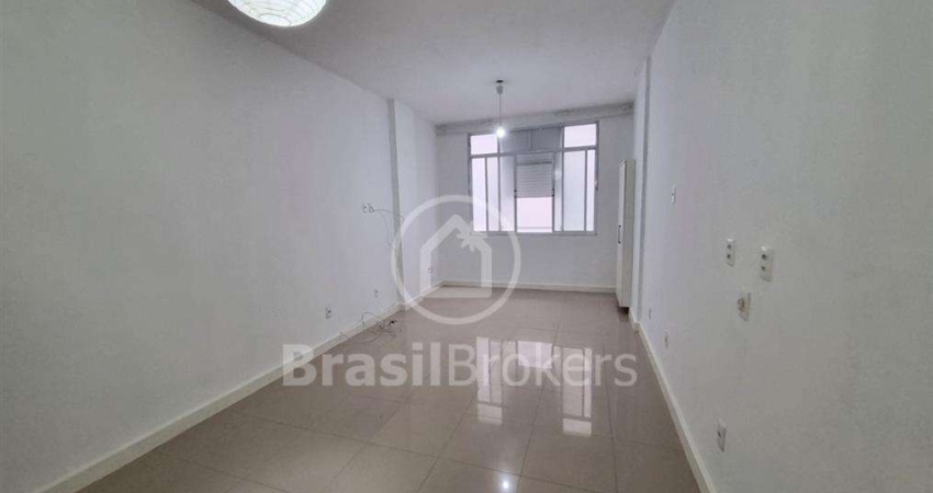 Conjugadão em Copacabana ! Oportunidade Única em Copacabana – Posto 6!