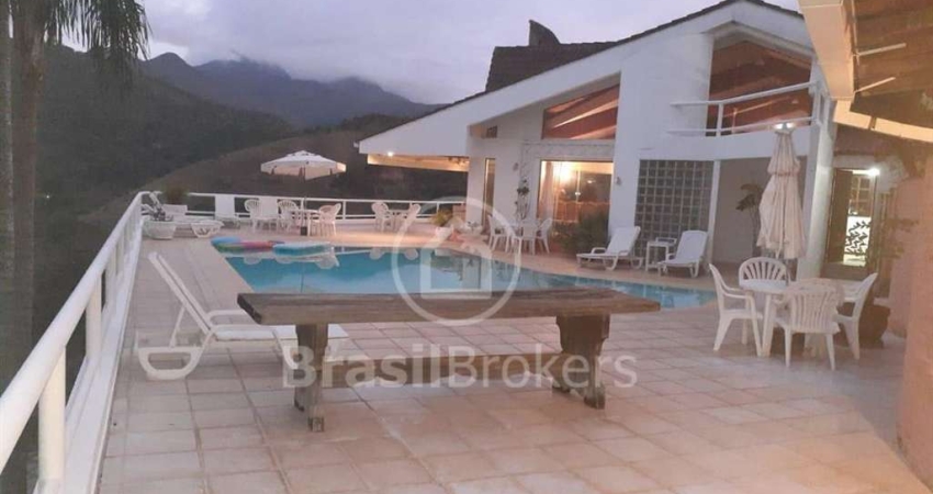 Casa de Condomínio à venda com 10553,00m² e 5 quartos em Cuiabá, Petrópolis - rj