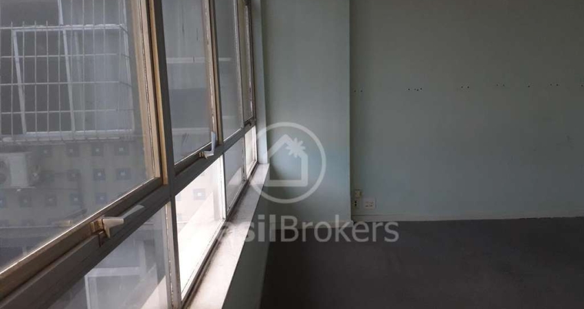 Sala comercial de 160m² com 3 vagas com localização privilegiada!