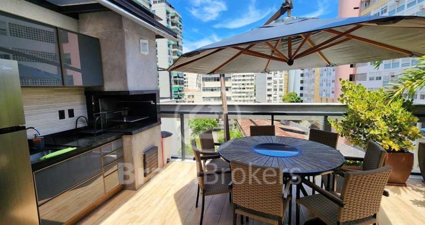 Cobertura Duplex com 169 m², 3 quartos (2 suítes), escritório, toda mobiliada, vista livre para Parque Guinle, 2 vagas de garagem a 5 min do metrô.