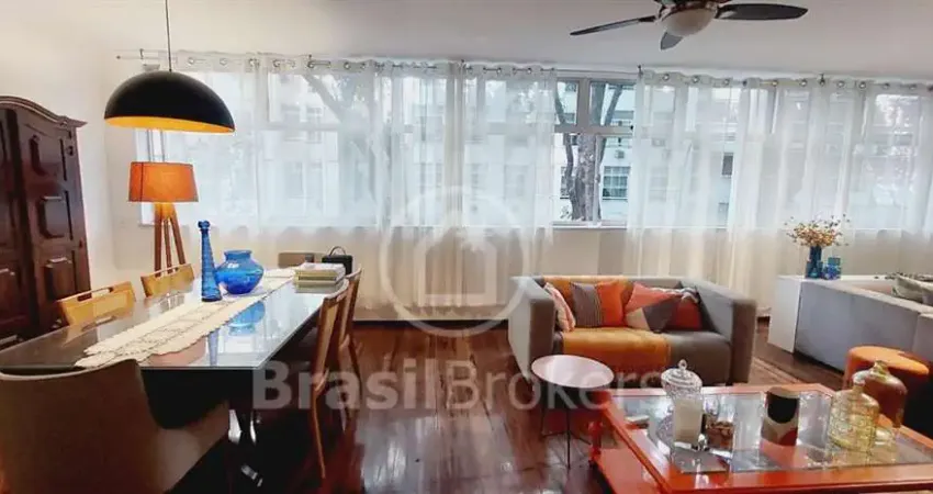 Amplo Apartamento à Venda na Rua Sá Ferreira – 3 Quartos, 1 por Andar, com Vaga na Escritura
