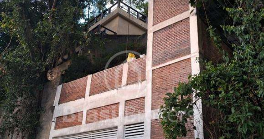 CASA NOBRE EM LARANJEIRAS