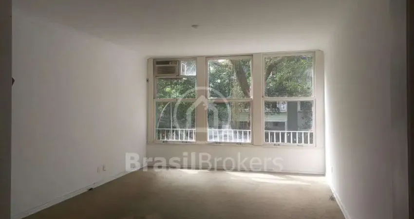 Apartamento de 3 quartos à venda na Xavier da Silveira.