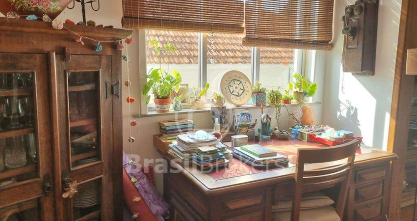 APARTAMENTO DE 128m² EM PRÉDIO CHARMOSO EM LARANJEIRAS