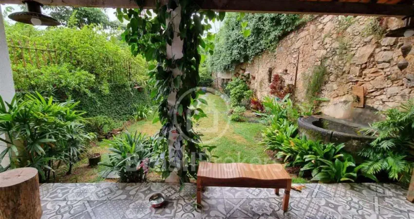 Casa à venda com 200,00m² e 4 quartos em Santa Teresa, Rio de Janeiro - rj