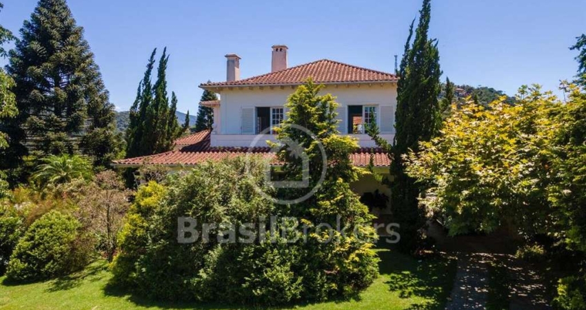 Casa de Condomínio à venda com 1215,00m² e 4 quartos em Várzea, Teresópolis - rj