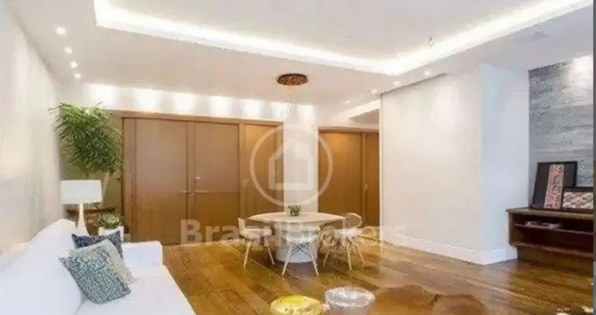 Apartamento com 108 metros quadrados, 2 quartos e 1 vaga à venda na rainha guilhermina, quadra da praia do leblon!