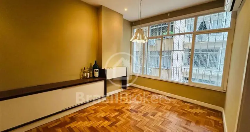 Apartamento 3 quartos todo reformado no flamengo c vaga na escritura