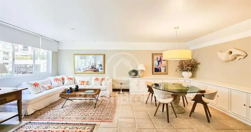 Apartamento 150m², 3 quartos, 2 suítes totalmente reformado.