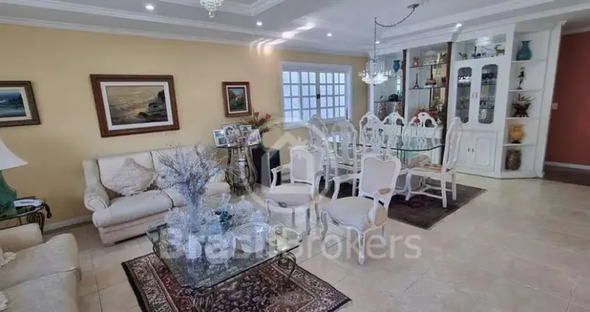 Excelente casa em Vargem Pequena .
