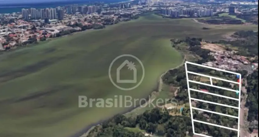 Terreno à venda na Avenida Engenheiro Souza Filho, Itanhangá, Rio de Janeiro