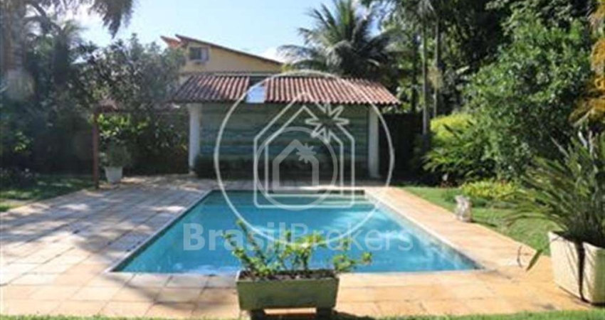 Casa em condomínio à venda com 1200m² e 5 quartos em Recreio dos Bandeirantes