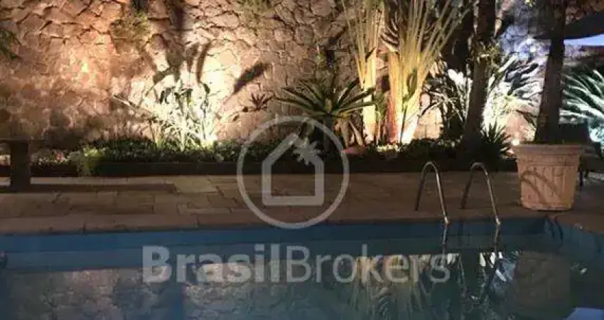 Casa Duplex à venda com 700,00m² e 4 quartos em Barra da Tijuca, Rio de Janeiro - rj