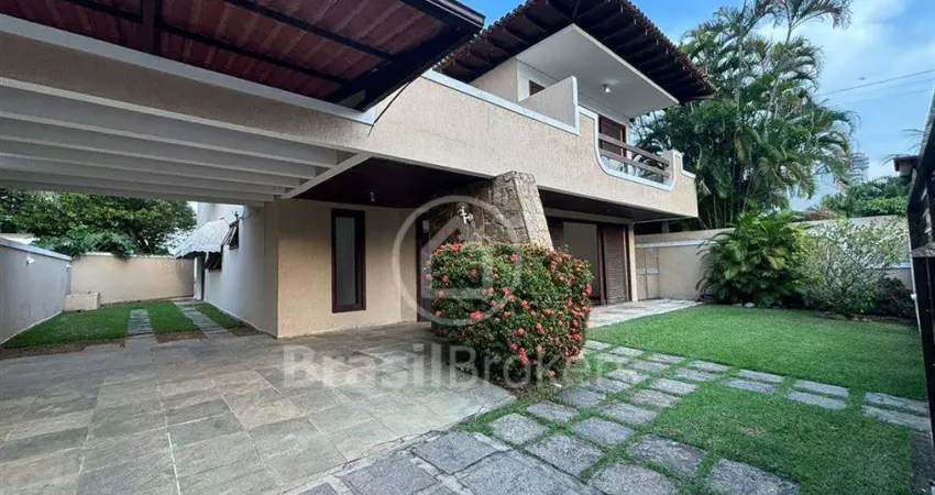 Casa no Condominio Santa Lucia - Barra da Tijuca com 471 m2.