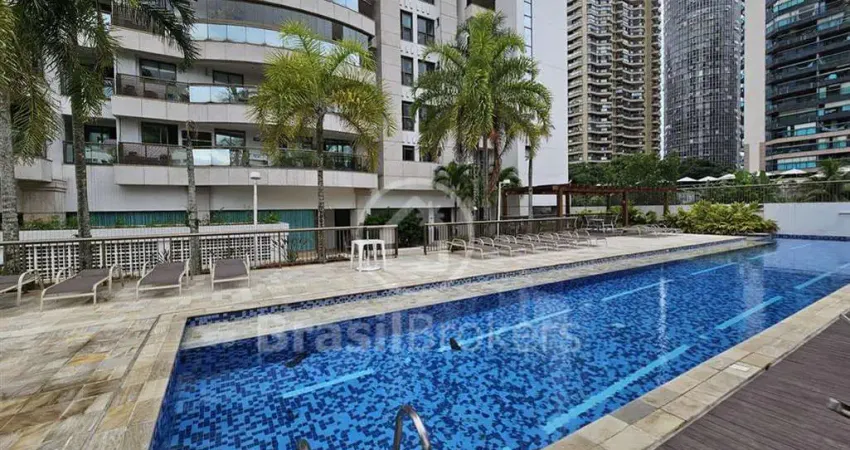 Apartamento de 3 Quartos (2 suítes), 136m² - Palais de Nice, Posto 4, Lúcio Costa
