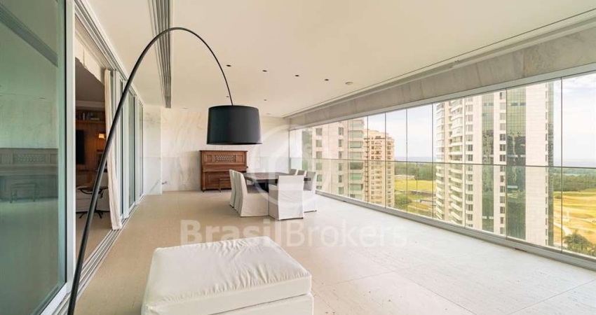Apartamento em condomínio de alto padrão - vista mar na BARRA DA TIJUCA!