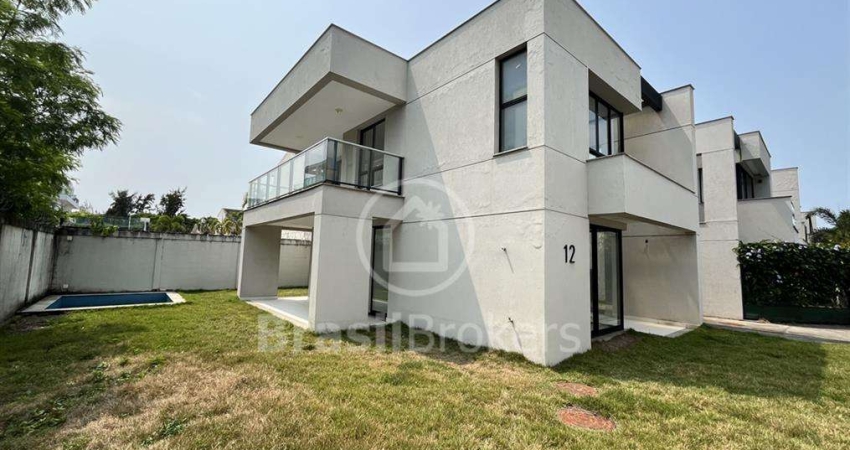 Casa de Condomínio à venda com 367,00m² e 3 quartos em Recreio dos Bandeirantes, Rio de Janeiro - RJ