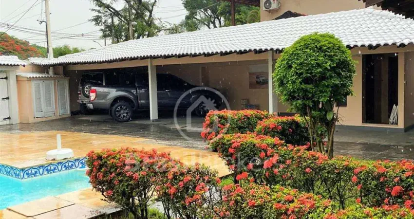 Casa de Condomínio à venda com 638,00m² e 8 quartos em Jacarepaguá, Rio de Janeiro - rj