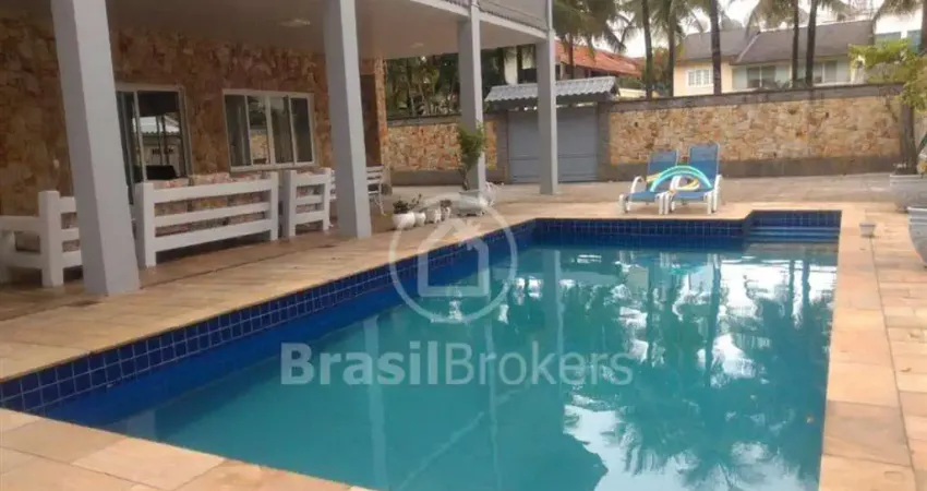 Casa de Condomínio à venda com 637,00m² e 5 quartos em Recreio dos Bandeirantes, Rio de Janeiro - rj