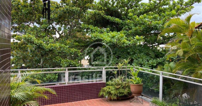 CONDOMINIO DO EDIFICIO TAORMINA - Cobertura 4 quartos, sendo 2 suítes