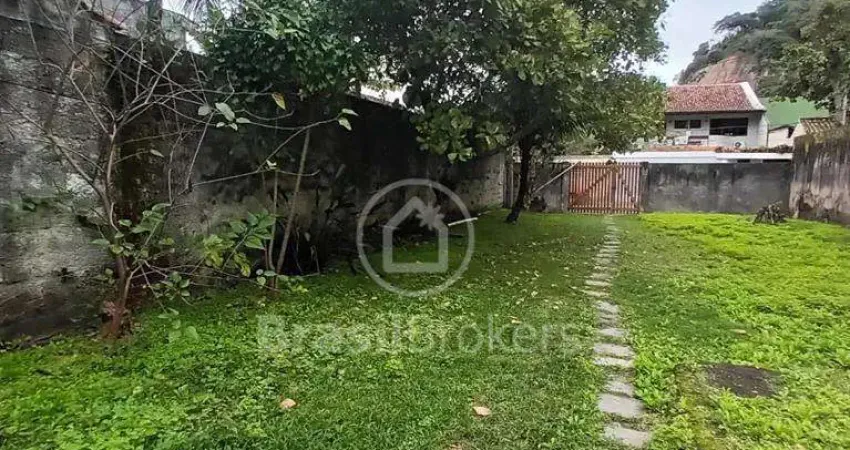 Terreno à venda na Rua Einstein, Barra da Tijuca, Rio de Janeiro