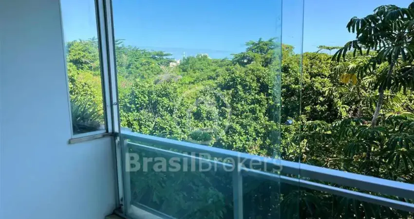 More em um paraíso na Barra da Tijuca! Apartamento com lazer completo e vista espetacular!