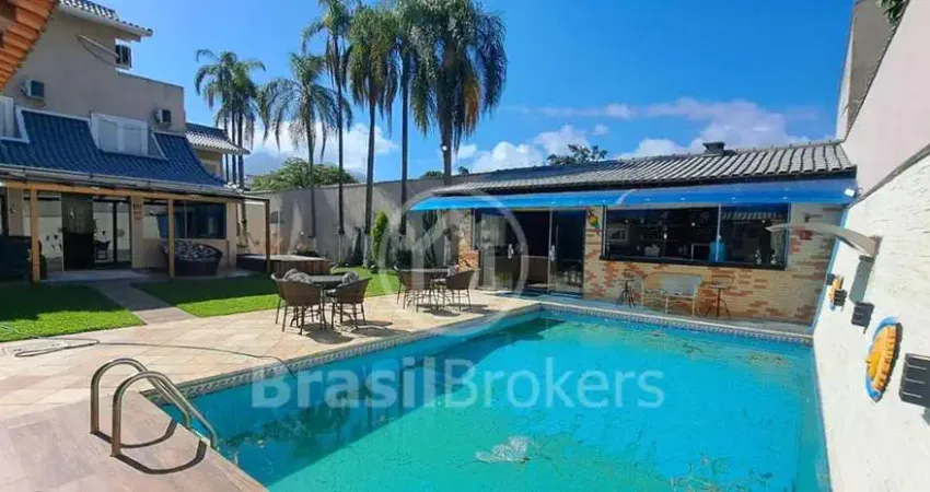 Encontre a casa dos seus sonhos na Barra da Tijuca!