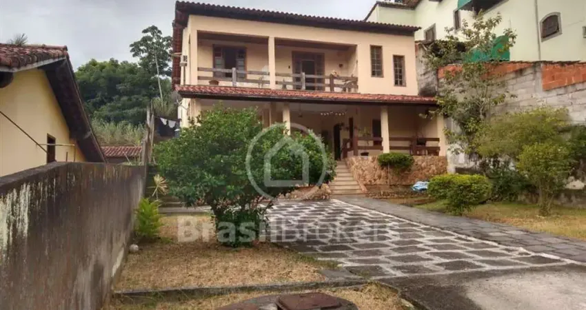 Casa à venda com 477,00m² e 3 quartos em Jardim Sulacap, Rio de Janeiro - rj