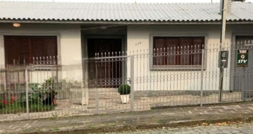 Casa para Venda em Caxias do Sul, Petrópolis, 3 dormitórios, 2 banheiros