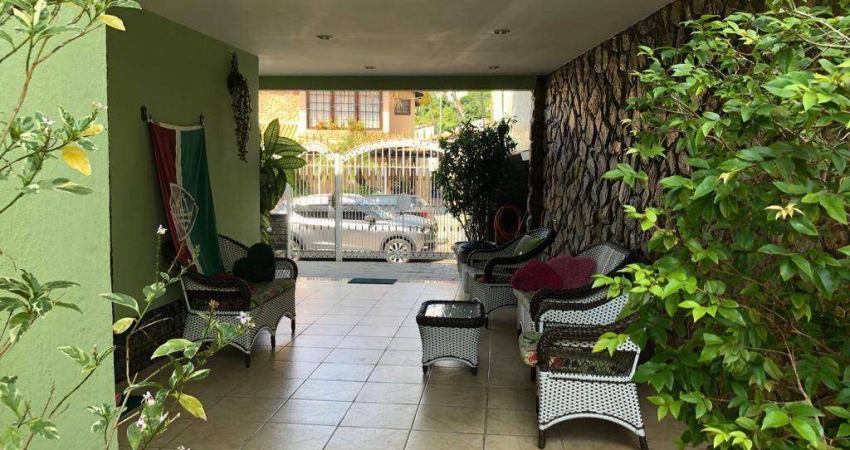 Suntuosa residencia, 04 quartos,melhor condomínio do Valqueire