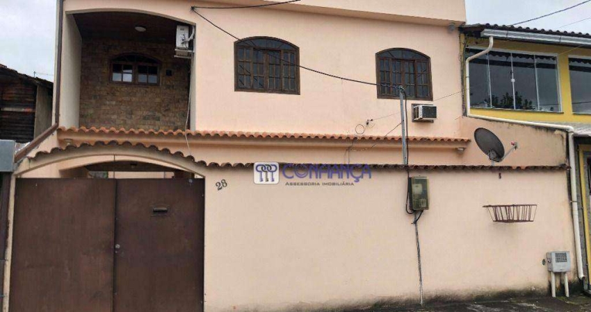 Belissima casa duplex localizada em bairro muito tranquilo!