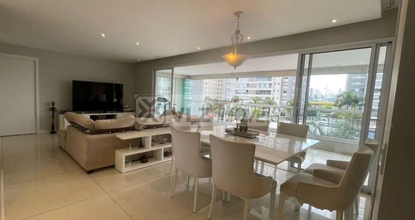 Ótimo apartamento com 3 doms e 3 suítes, 3 vagas de garagem, ótima localização