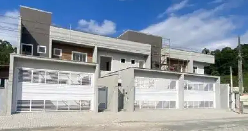 Lindo Geminado com 137 m2 a venda no bairro Amizade