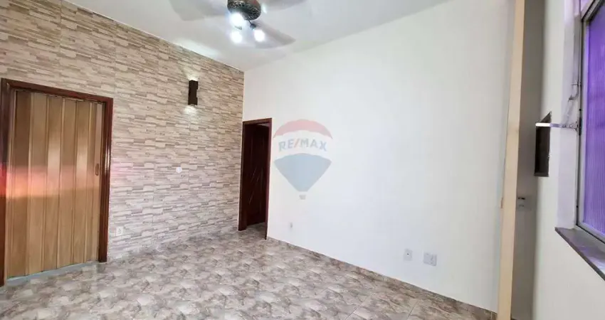 Apartamento Térreo 2 Quartos no IAPI da Penha: Reformado, de Fundos, Silencioso e com Armários