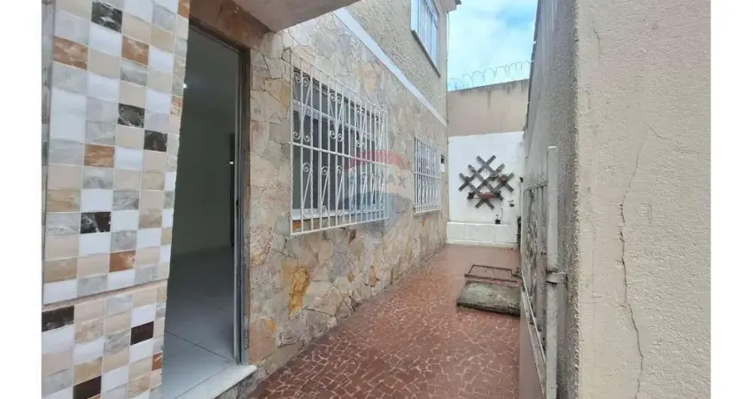 Apartamento Tipo Casa Térreo com 2 Quartos Reformado na Penha – Ótima Localização