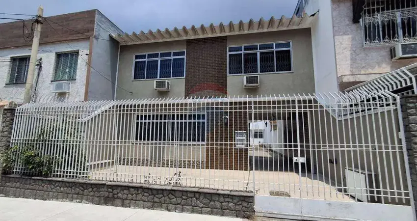 Casa à Venda em Ramos: 3 Quartos e 4 Banheiros - 350 m²