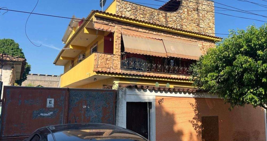 CASA TRIPLEX DE 648M², 5 QUARTOS, SUÍTE E MEGA ESTACIONAMENTO NA TAQUARA!