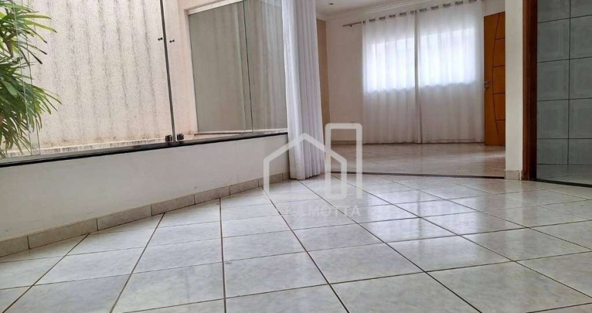 Casa com 4 dormitórios à venda, 144 m² por R$ 600.000 - Jardim Patrícia - Uberlândia/MG