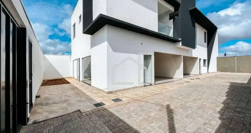 Sobrado com 3 dormitórios à venda, 130 m² por R$ 580.000,00 - Novo Mundo - Uberlândia/MG