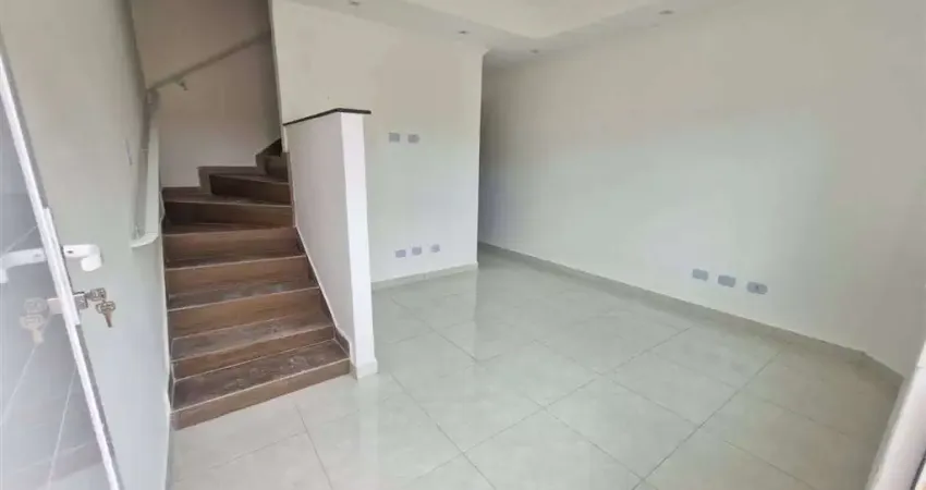 Excelente casa de condomínio com 2 dormitórios no barro jardim melvi em praia grande!