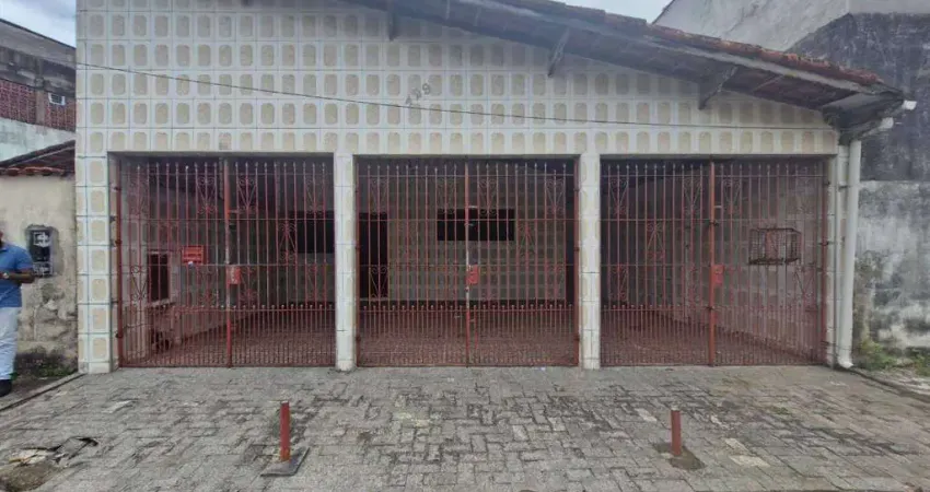 EXCELENTE CASA COM 2 DORMITÓRIOS NO BAIRRO JARDIM IMPERADOR EM PRAIA GRANDE!