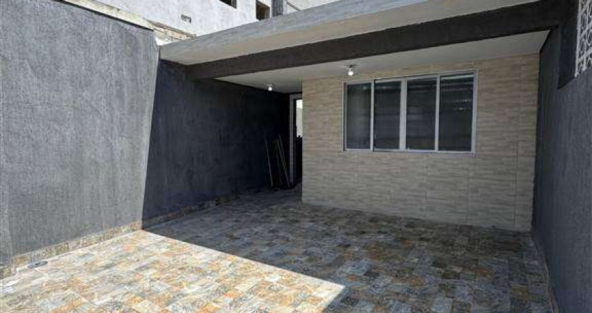 EXCELENTE CASA GEMINADA COM 2 DORMITÓRIOS NO BAIRRO BOQUEIRÃO EM PRAIA GRANDE!