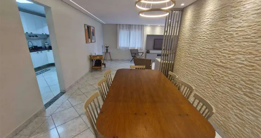 O imóvel está localizado na Vila Tupi, bairro que possui Escolas Municipais, Colégio Objetivo, Unidade de Saúde da Família, uma unidade do Conviver, além de estar próximo ao Ginásio Poliesportivo Rodr