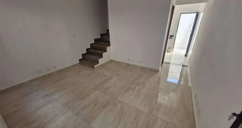 Exelente casa de condominio com 2 dormitórios na praia grande!