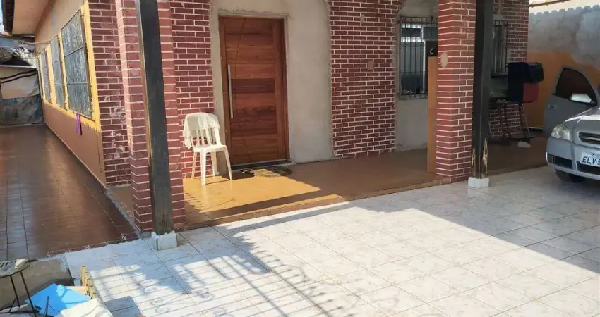 Excelente casa isolada com 3 dormitórios e edícula no bairro caiçara em praia grande!