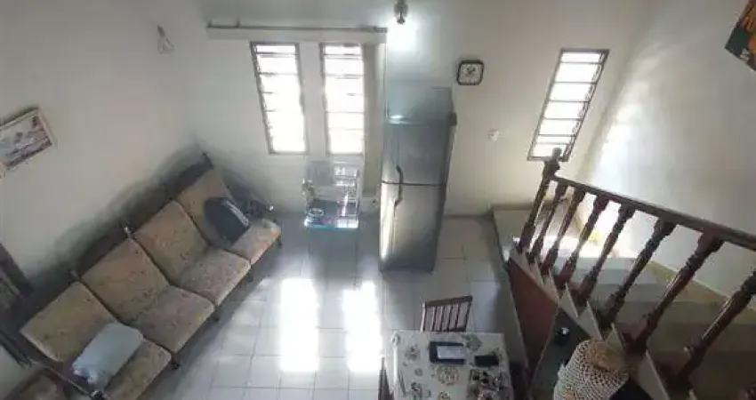 Excelente apartamento duplex de 02 dormitórios, 01 banheiro social e 01 vaga de garagem. o imóvel está localizado na vila caiçara, bairro que vem recebendo e cada vez mais investimentos na infraestrut