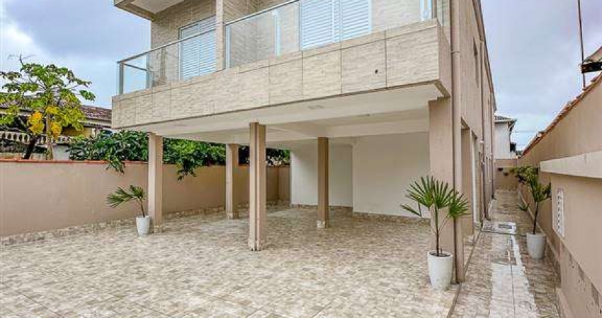 Excelente sobrado de condomínio com 02 dormitórios, 01 banheiro social, 01 lavabo, 01 vaga de garagem e quintal privativo. O imóvel está localizado no Jardim Melvi, bairro que vem se valorizando atrav