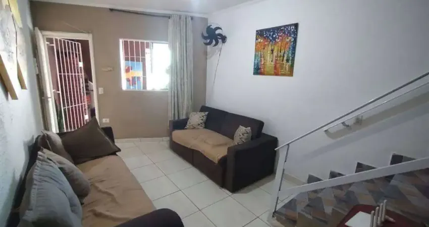 Excelente sobrado de condomínio com entrada independente de 02 dormitórios, 01 banheiro social, 01 lavabo, 01 vaga de garagem rotativa, lavanderia com quintal reservado e churrasqueira.