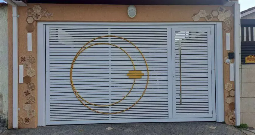 Excelente casa geminada de 02 dormitórios, sendo 01 suíte, 02 vagas de garagem com piscina na vila caiçara