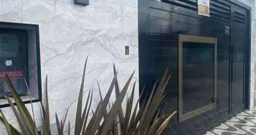 Excelente casa reformada de 03 dormitórios, sendo 01 suíte, 02 vagas de garagem e piscina aquecida. o imóvel está localizado no jardim imperador, bairro que tem recebido muita valorização através de r